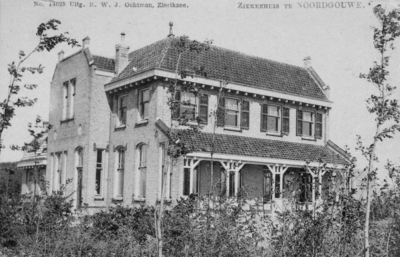 BRO-0720 Noordgouwe. Donkereweg. Ziekenhuis, gebouwd in 1902. In 1942 overgegaan in handen van de eilandelijke ...