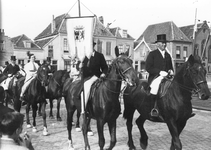 BRO-1082A Brouwershaven. Markt. Feest n.a.v. de verloving van prinses Juliana en Bernhard van Lippe-Biesterfeld. ...