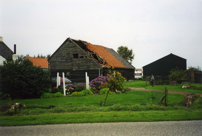 BUR-0107 Burgh-Haamstede. Oude Lagezoom 2. Schuren, gesloopt 2001.
