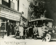 BUR-1393 Zierikzee. Kraanplein. 4 juni 1931, Opening van de Luchtlijn Zierikzee Rotterdam v.v.. Passagiers vervoer van ...