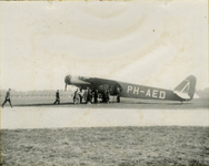 BUR-1410 Haamstede. Torenweg. Vliegveld Haamstede. De PH-AED een Fokker F VIII met de naam de 'Duif'.