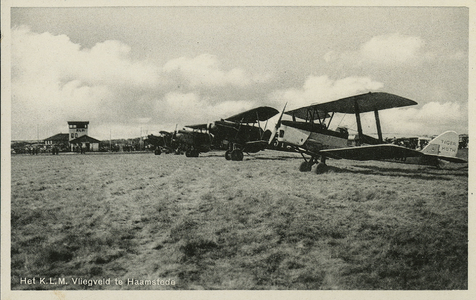 BUR-1418 Het K.L.M. Vliegveld te Haamstede. Haamstede. Torenweg. Het K.L.M Vliegveld Haamstede werd van 4 mei 1931 tot ...
