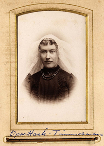 D-0246A Ouwerkerk. Cornelia Timmermans, geb. Ouwerkerk 27 juni 1864. Dochter van Dingeman Timmermans, geh. met Leendert ...