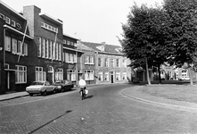 D-0361 Nieuwerkerk. Ring zuidzijde. Links het gemeentehuis.