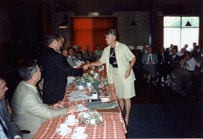 D-0400 Nieuwerkerk. Dorpshuis. Afscheid van burgemeester A. Bergshoeff, burgemeester van Duiveland (1987-1994)