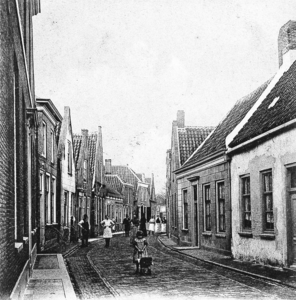 D-0565 Oosterland. Kerkstraat, gezien vanuit het zuiden.