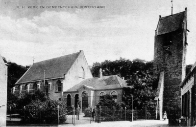 D-0640 Oosterland. Torenplein. Nederlands Hervormde Kerk en Gemeentehuis.