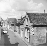 D-0900 Nieuwerkerk. Hoge Kerkstraat. Links café De Meebaal .