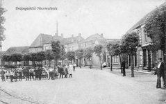 D-1249 Nieuwerkerk. Kerkring. Links de tramlijn, die van uit de Poststraat de Ring overgaat, de Weststraat in.