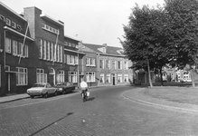 D-1257 Nieuwerkerk. Kerkring. De gevelwand links is in 1930 gebouwd. Het voorste deel is de woning van de huisarts; in ...