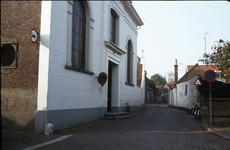 DIA-0044 Zierikzee. Hoge Molenstraat 86. De uit 1768 daterende Rooms-katholieke parochiekerk, de 'Sint ...