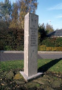 DIA-0149 Zierikzee. Grachtweg. Monument voor de joodse slachtoffers van de tweede wereldoorlog.