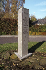 DIA-0151 Zierikzee. Grachtweg. Monument voor de joodse slachtoffers van de tweede wereldoorlog.