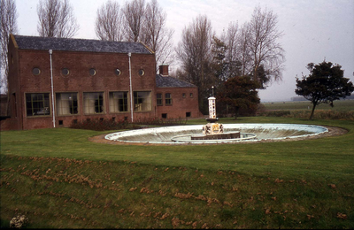 DIA-0190 Zierikzee. Zandweg / Nieuwe Koolweg. Aanjaagstation van de Waterleiding Schouwen-Duiveland.