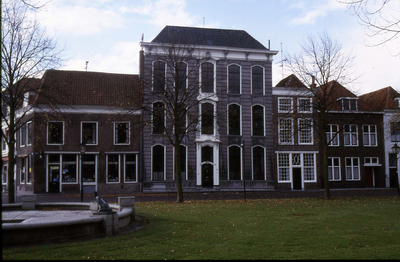 DIA-0327 Zierikzee. Havenpark zz 40. 's Landskamer, kantoor Waterschap Schouwen.
