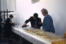 DIA-0497 Zierikzee. (her)Opening van de Nieuwe Kerk. V.l.n.r: Nellie Overbeek-Bouwman, Anton van der Wekken en Annie ...