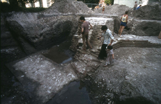 DIA-0701 Zierikzee. Kerkplein. Archeologische opgravingen naar de Sint Lievens Monsterkerk.