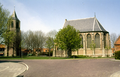 DIA-10999 Nieuwerkerk. Kerkring. Kerktoren en Ned.Herv. kerk.