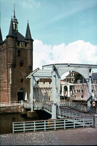 DIA-1786 Zierikzee. Zuidhavenpoort met ophaalbrug.