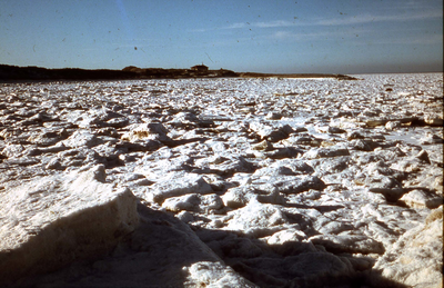 DIA-2092 Scharendijke. De baai bij het koepeltje van Repard bevroor in de strenge winter van 1963.