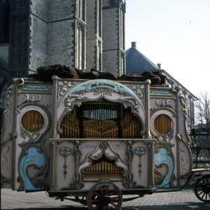 DIA-2184 Zierikzee. Balie. Draaiorgel 'Neptunus' eigendom van C. Rossen. Het orgel is in 1954 gebouwd door de ...