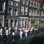 DIA-2491 Zierikzee. Havenpark. Rondgang door de drumband, met majorettes, van de gymnastiekvereniging 'Rust Roest'. Op ...