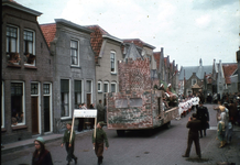 DIA-2593 Zierikzee. Lammermarkt. Op woensdag 3 augustus trok een historische optocht door de straten van Zierikzee. Op ...