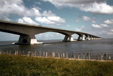 DIA-2983 Colijnsplaat. Zeelandbrug.