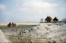 DIA-9575 Locatie onbekend. Tractor met kooiwielen, merk Cockshutt