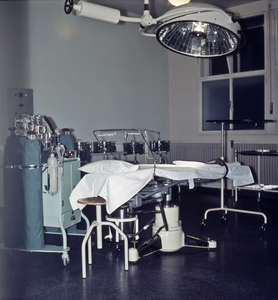 DIA-9994 Zierikzee. Emil Sandströmweg. Zweedse Rode Kruis Ziekenhuis: interieur operatiekamer.