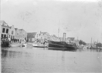 DIV-0248B Zierikzee. Nieuwe Haven. Aanlegplaats Provinciale veerboot 'Zeeuwsche Spoorboot No. 2'.