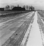 ELK-0059 Elkerzee. Elkerzeeseweg, ter hoogte van de kruising met de Hogeweg. Gladheid: sneeuw op de weg.