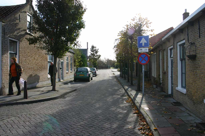 IMG-0032 Scharendijke. Dijkstraat; links Dorpsstraat