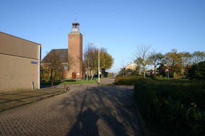 IMG-0062 Scharendijke. Akkerbloemstraat / Platteweg. Links: dorpshuis de Putmeet, daarachter de Bethlehemkerk