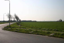 IMG-0493 Kerkwerve. Rotonde Weelweg / Heuvelsweg (N 655)/ Kakkersweelweg. Heuvelsweg richting Zierikzee.