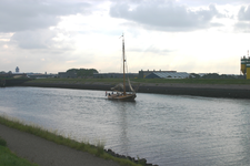 IMG-1607 Zierikzee. Havenkanaal, gezien vanaf de Westhavendijk.