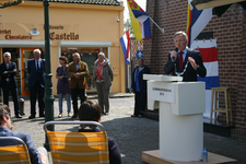 IMG-2198 Burgh-Haamstede. Hoek Haamsteedse Ring/Weststraat. Onthulling van de herinneringsplaquette met de namen van de ...