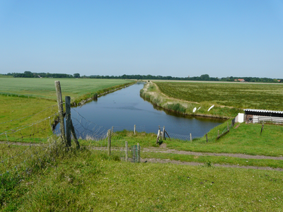 KWV-0286 Kerkwerve. Kanaal en waterwerk bij het voormalig stoomgemaal Viane, gelegen ten oosten van Ouwerkerk, werd ...