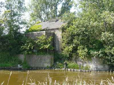 KWV-0290 Kerkwerve. Het voormalig stoomgemaal Viane, gelegen ten oosten van Ouwerkerk, werd gebouwd in 1878. Dit gemaal ...