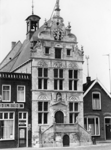 KZN-1520 Brouwershaven. Markt. Stadhuis.