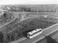 KZN-1914 Zierikzee. Rotonde Nieuwe Koolweg (N59)/Lange Blokweg (linksachter). Op de voorgrond de Grachtweg.