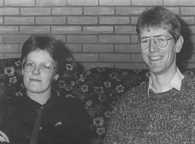 KZN-2372 Haamstede. Ds. Jan de Vries, predikant Ger.kerk Haamstede, met echtgenote Simonet Schoon.