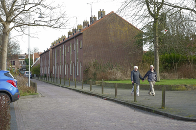 MF-0031 Zierikzee. Plan Buijse. d' Aillystraat Z.Z - H.J. Doelemanplein. De woningen zijn gedeeltelijk onbewoond en ...