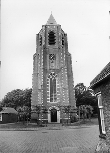 NWK-0177 Nieuwerkerk. Kerkring. Kerktoren, gebouwd in 1975 ter vervanging van het in de Tweede Wereldoorlog verloren ...