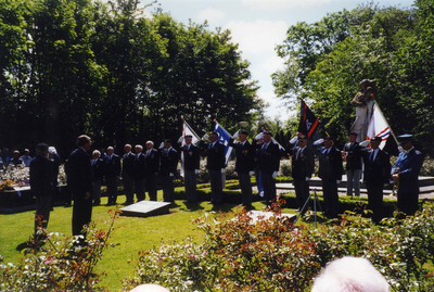 REN-0274 Renesse. Onthulling gedenktekens omgekomen militairen in Indië / slachtoffers 2e Wereldoorlog. Onthulling van ...