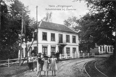 SDB-0007 Schuddebeurs. Donkereweg. Huize 'Welgelegen' dat rond 1750 werd gebouwd en in 1841 is verhoogd met een extra ...