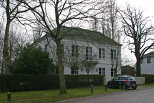 SDB-0057 Schuddebeurs. Donkereweg. Huize 'Welgelegen' dat rond 1750 is gebouwd, in 1841 is verhoogd met een extra verdieping.