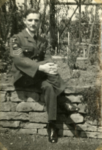 SP-0795 Sergeant Raymond A. Mitchell. Woonplaats: Bournemouth (G.Br.). Gesneuveld: Zierikzee, 26 juli 1943, begr. ...