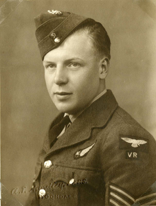 SP-0798 Sergeant Roger Vincent Slater. Woonplaats: Rochdale (G.Br.). Gesneuveld: Zierikzee, 26 juli 1943, begr. Bergen ...