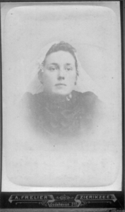 SP-1007 Zonnemaire. Lena Pieternella Mol (1873-1922). Echtg. van Jan Adriaan Ganzeman.